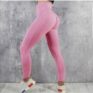 PINK Scrunch butt workout leggings
